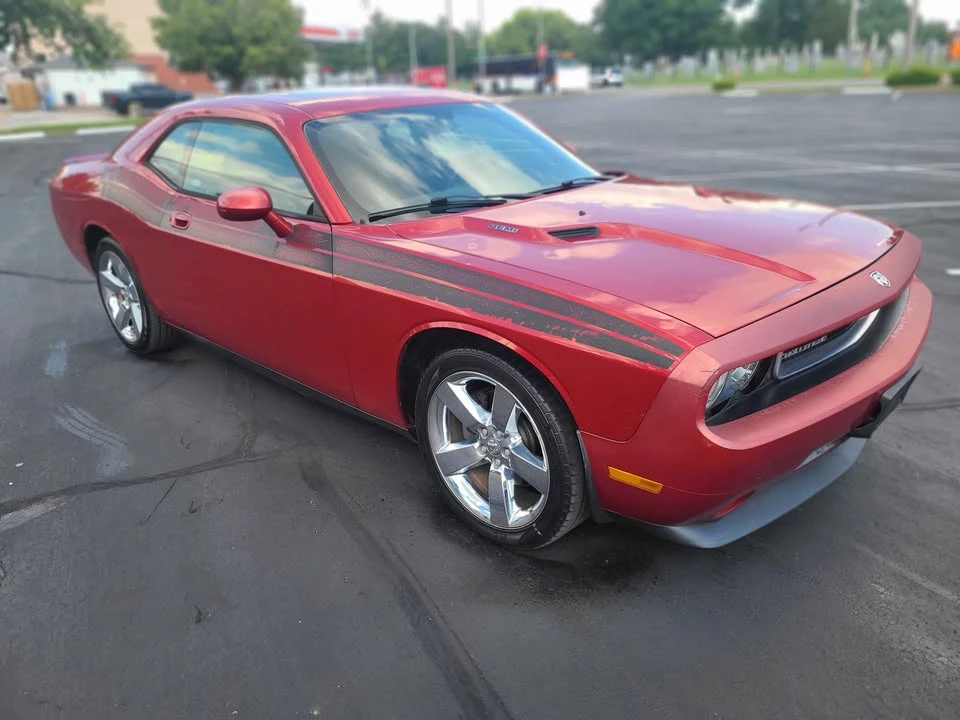 2010 Dodge Challenger 3rd Gen - Image 6 of 10