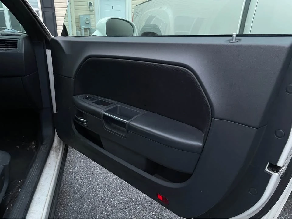 2010 Dodge Challenger 3rd Gen - Image 10 of 12