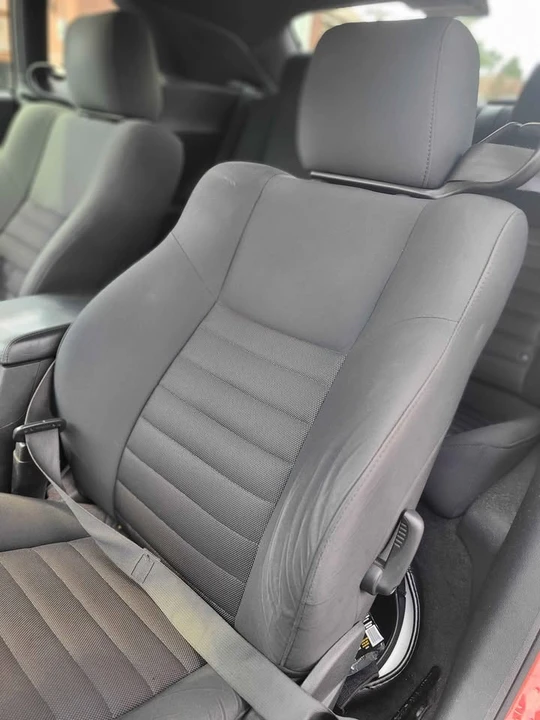 2010 Dodge Challenger 3rd Gen - Image 9 of 10