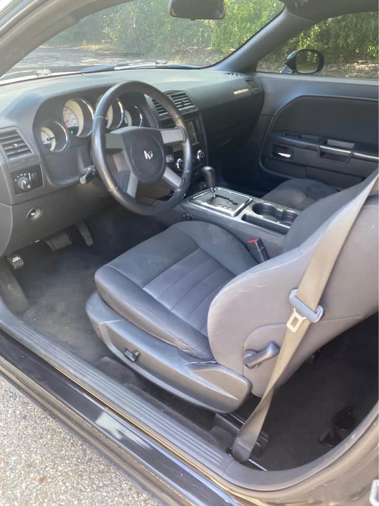 2010 Dodge Challenger 3rd Gen - Image 14 of 19