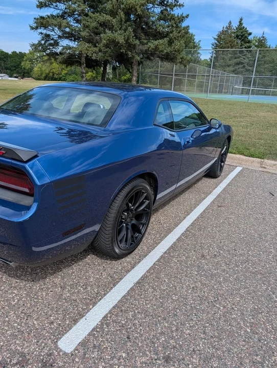 2010 Dodge Challenger 3rd Gen - Image 2 of 15
