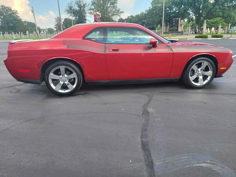 2010 Dodge Challenger 3rd Gen - Image 5 of 10