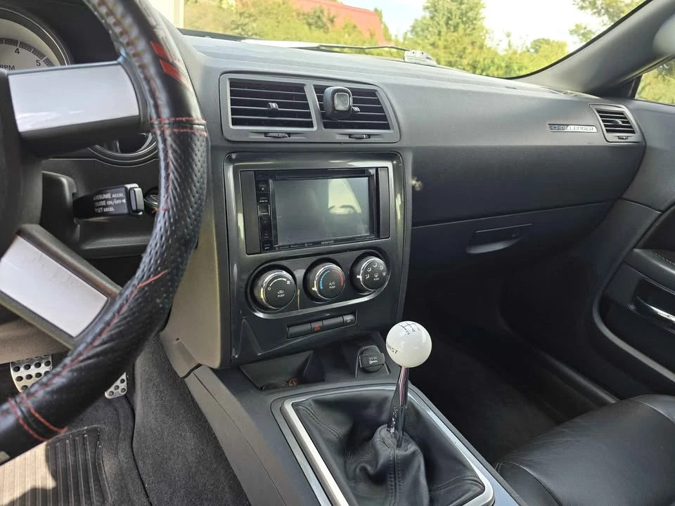 2010 Dodge Challenger 3rd Gen - Image 11 of 12
