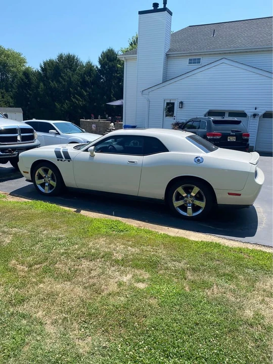 2010 Dodge Challenger 3rd Gen - Image 4 of 7