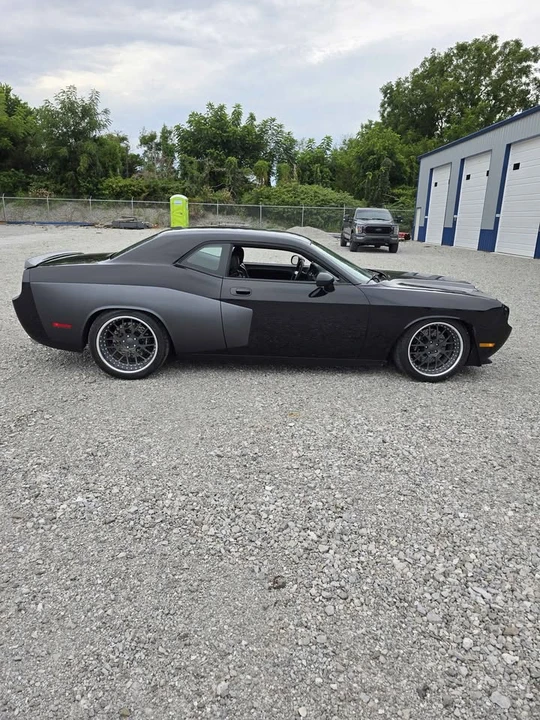 2010 Dodge Challenger 3rd Gen - Image 10 of 20