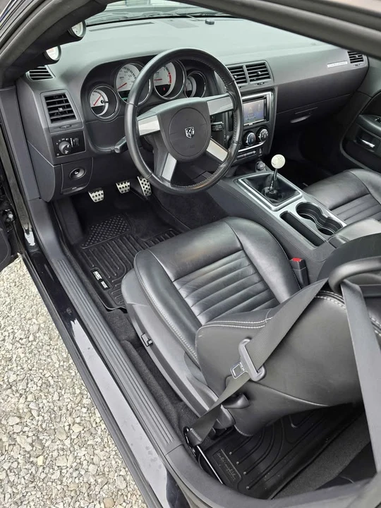 2010 Dodge Challenger 3rd Gen - Image 15 of 20