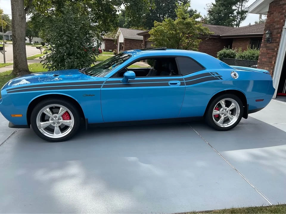 2010 Dodge Challenger 3rd Gen - Image 2 of 13