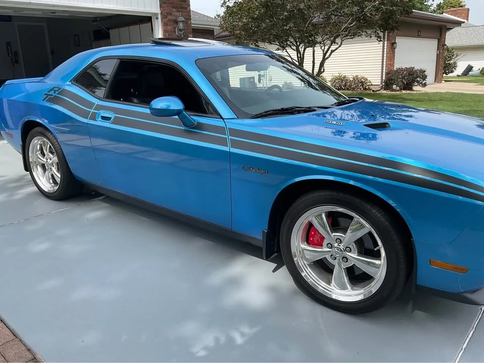 2010 Dodge Challenger 3rd Gen - Image 5 of 13