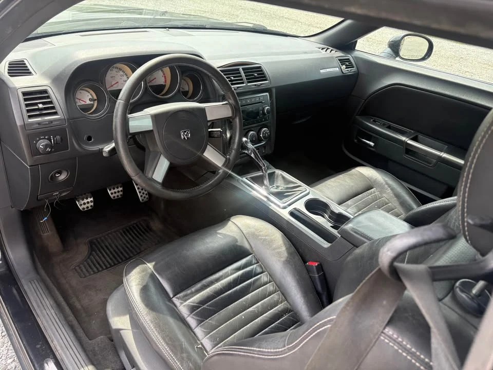 2010 Dodge Challenger 3rd Gen - Image 9 of 14
