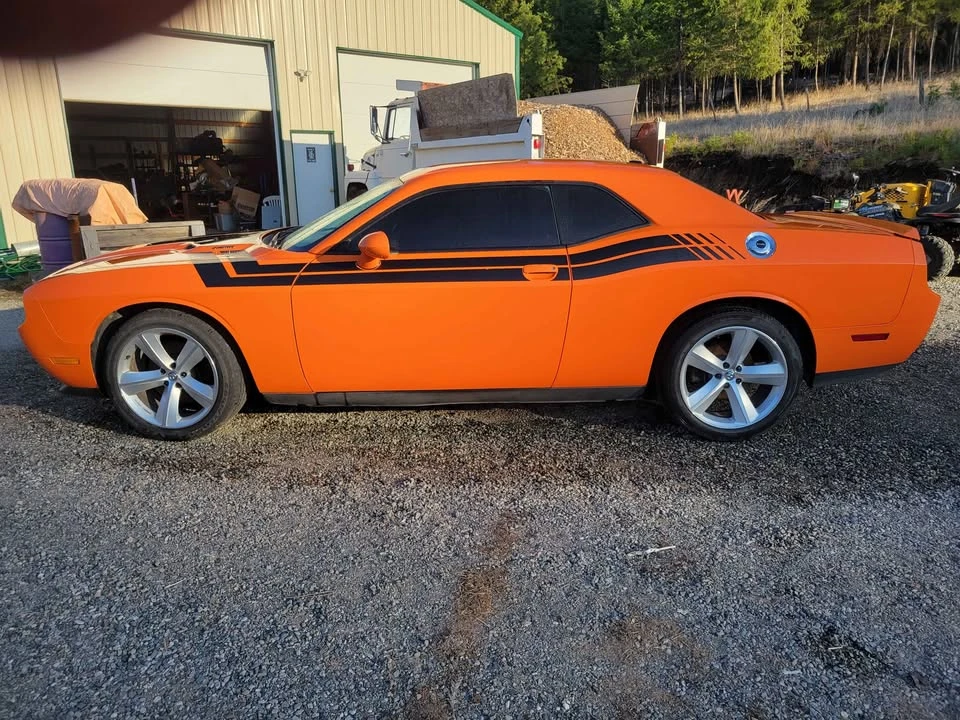 2010 Dodge Challenger 3rd Gen - Image 2 of 10