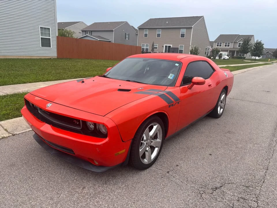 2010 Dodge Challenger 3rd Gen - Image 2 of 7