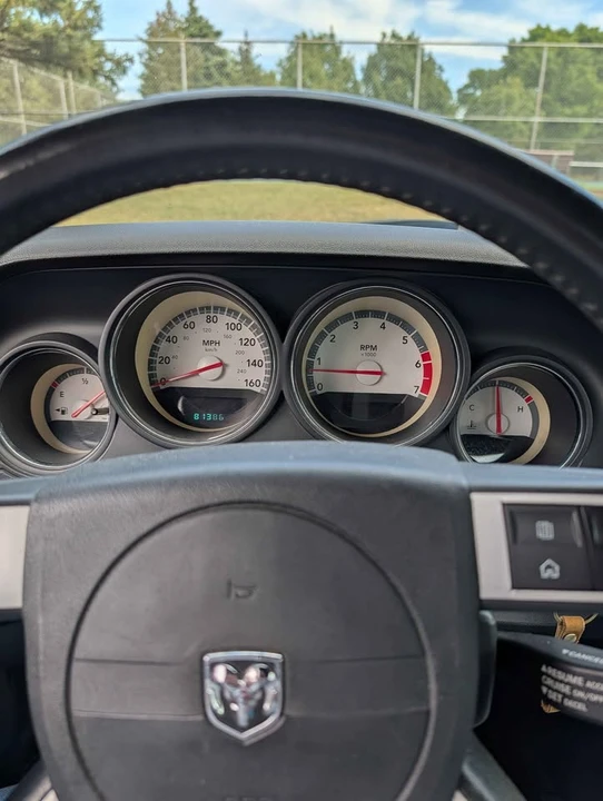2010 Dodge Challenger 3rd Gen - Image 11 of 15
