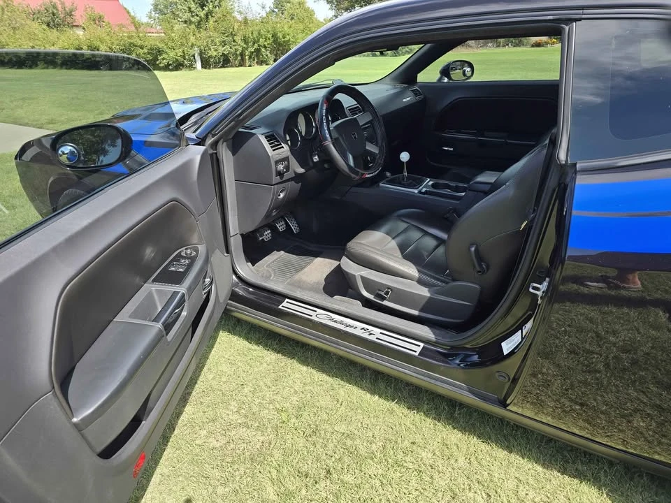 2010 Dodge Challenger 3rd Gen - Image 7 of 12