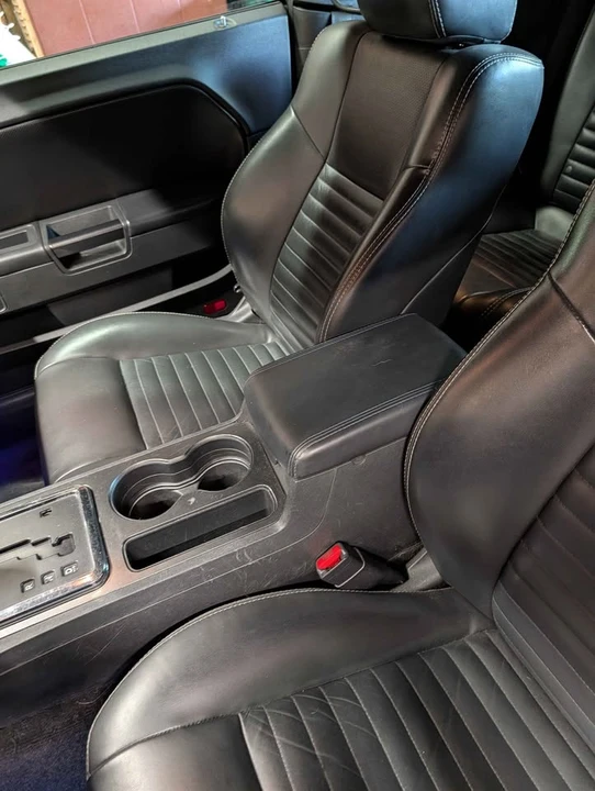 2010 Dodge Challenger 3rd Gen - Image 13 of 15
