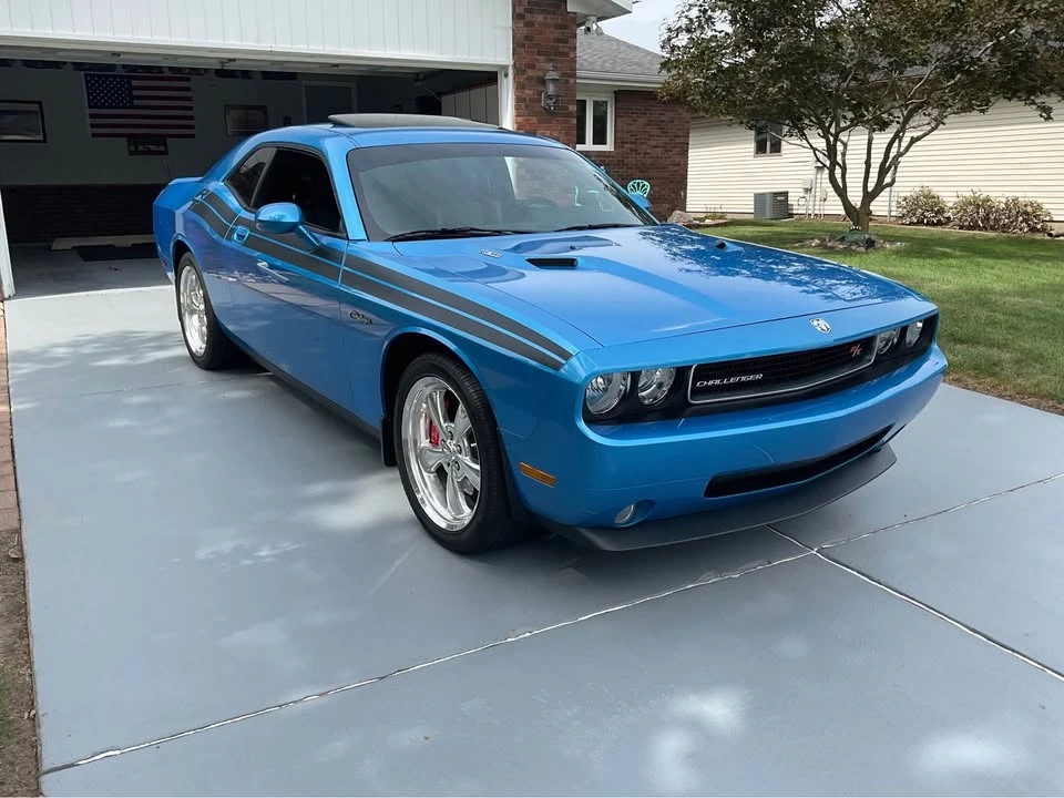 2010 Dodge Challenger 3rd Gen - Image 4 of 13