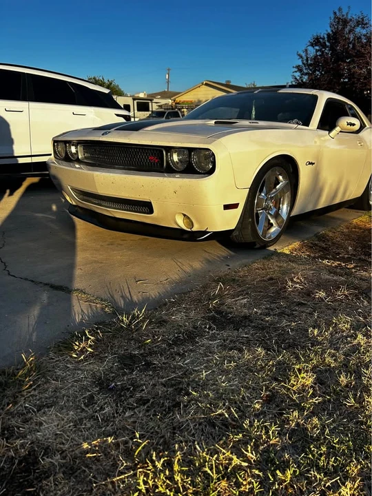2010 Dodge Challenger 3rd Gen - Image 4 of 10