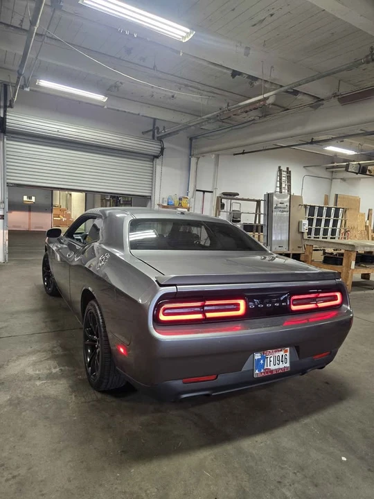 2010 Dodge Challenger 3rd Gen - Image 6 of 9