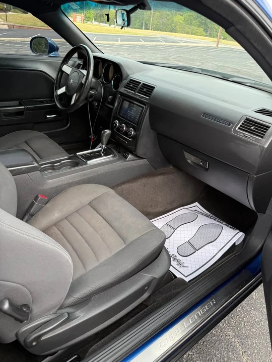 2010 Dodge Challenger 3rd Gen - Image 12 of 14