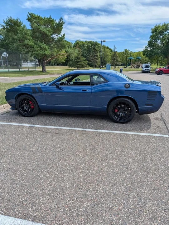 2010 Dodge Challenger 3rd Gen - Image 5 of 15
