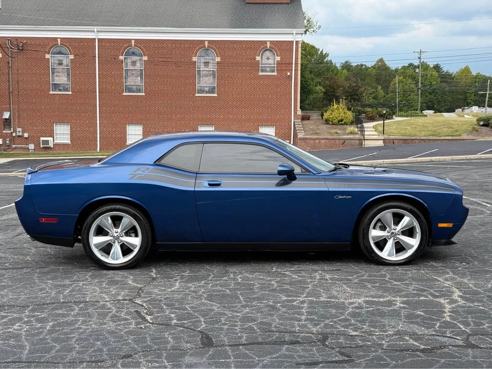 2010 Dodge Challenger 3rd Gen - Image 4 of 14
