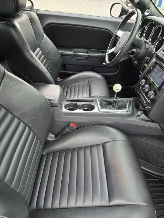 2010 Dodge Challenger 3rd Gen - Image 13 of 20