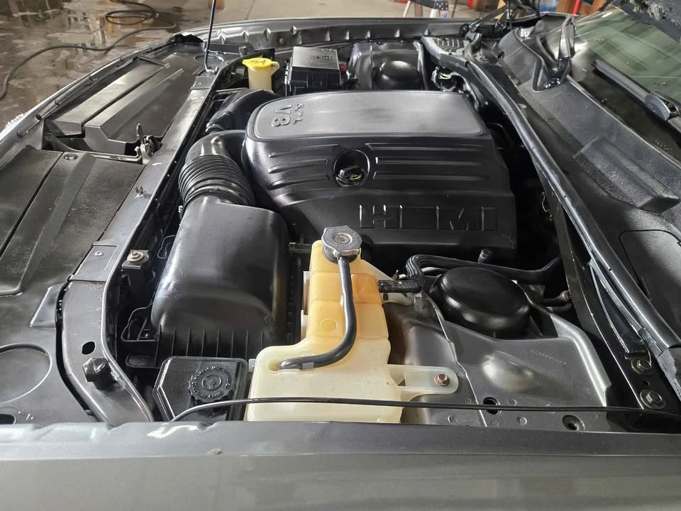 2010 Dodge Challenger 3rd Gen - Image 9 of 9