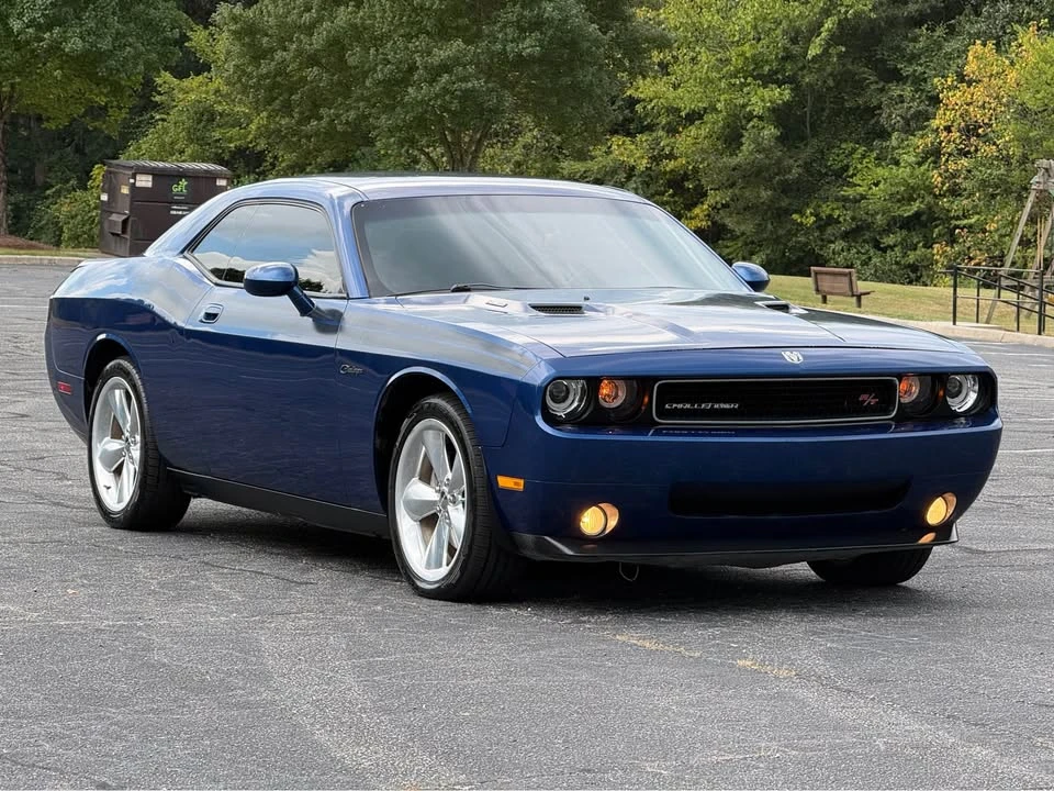 2010 Dodge Challenger 3rd Gen - Image 2 of 14