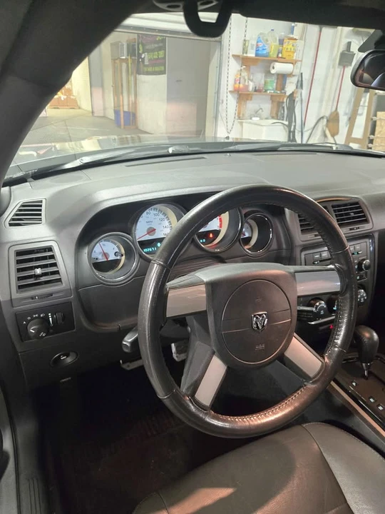 2010 Dodge Challenger 3rd Gen - Image 4 of 9