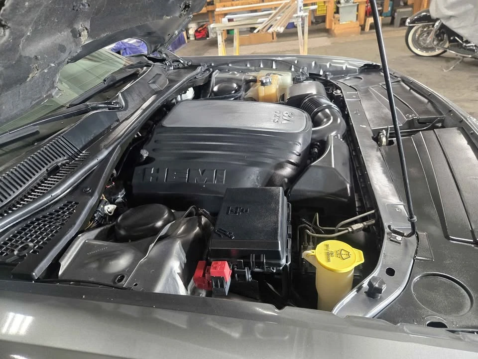2010 Dodge Challenger 3rd Gen - Image 8 of 9