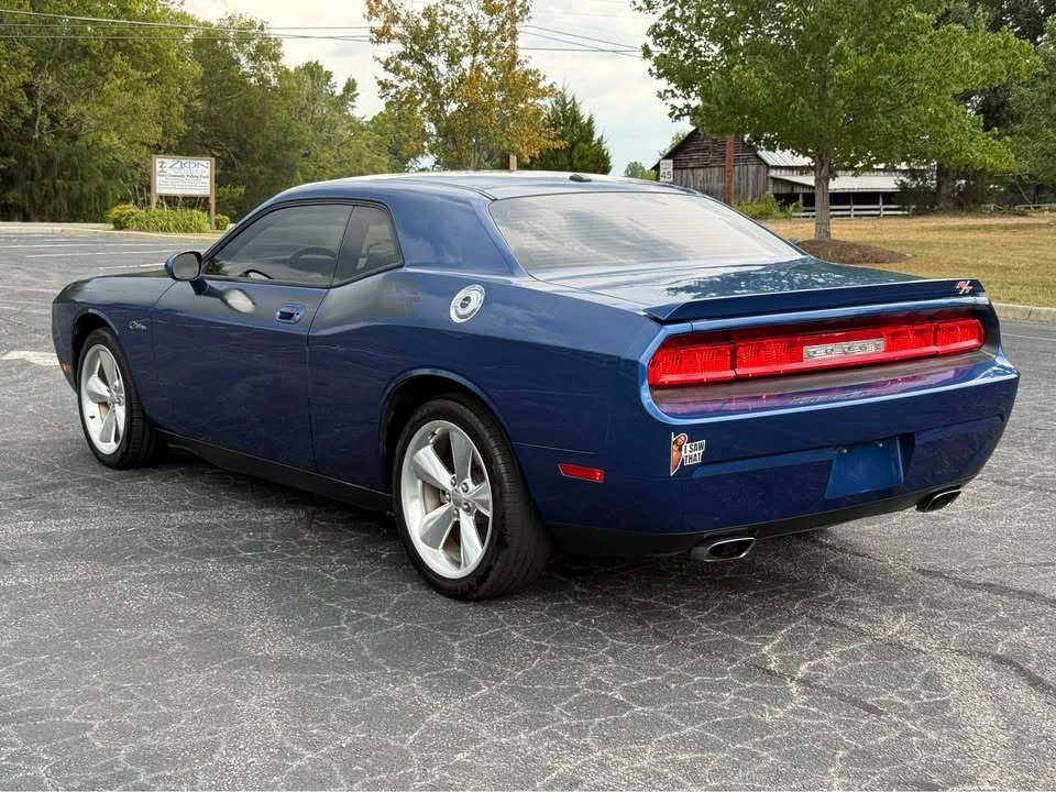 2010 Dodge Challenger 3rd Gen - Image 7 of 14