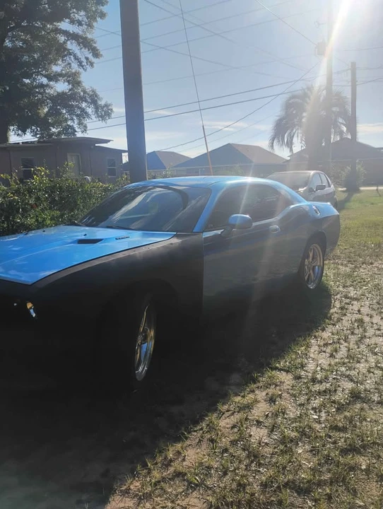 2010 Dodge Challenger 3rd Gen - Image 2 of 5