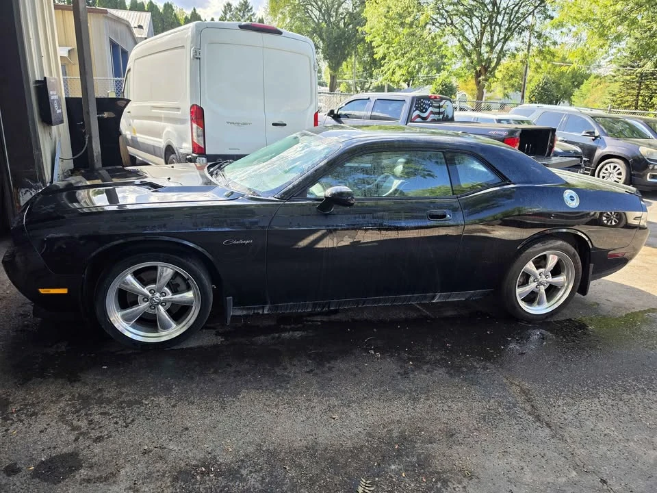 2010 Dodge Challenger 3rd Gen - Image 3 of 5