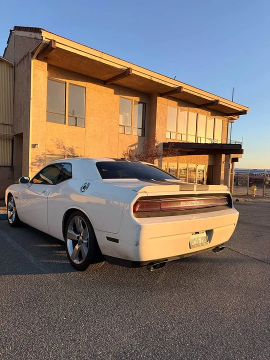 2010 Dodge Challenger 3rd Gen - Image 4 of 5