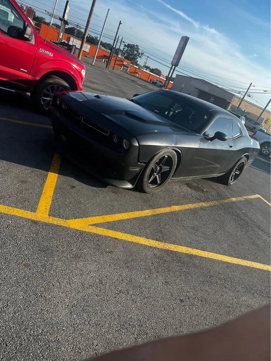 2010 Dodge Challenger 3rd Gen - Image 2 of 10