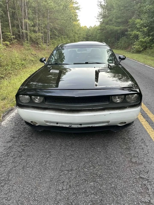 2010 Dodge Challenger 3rd Gen - Image 2 of 12