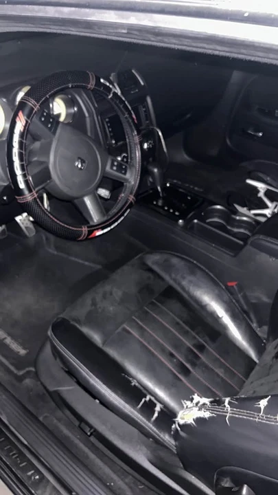 2010 Dodge Challenger 3rd Gen - Image 2 of 5
