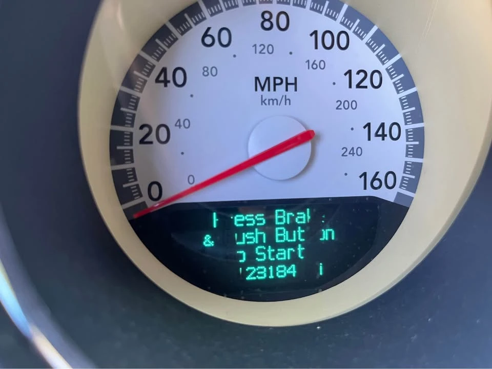 2010 Dodge Challenger 3rd Gen - Image 16 of 19
