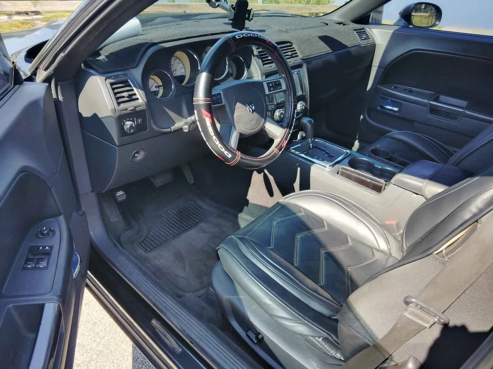2010 Dodge Challenger 3rd Gen - Image 6 of 8