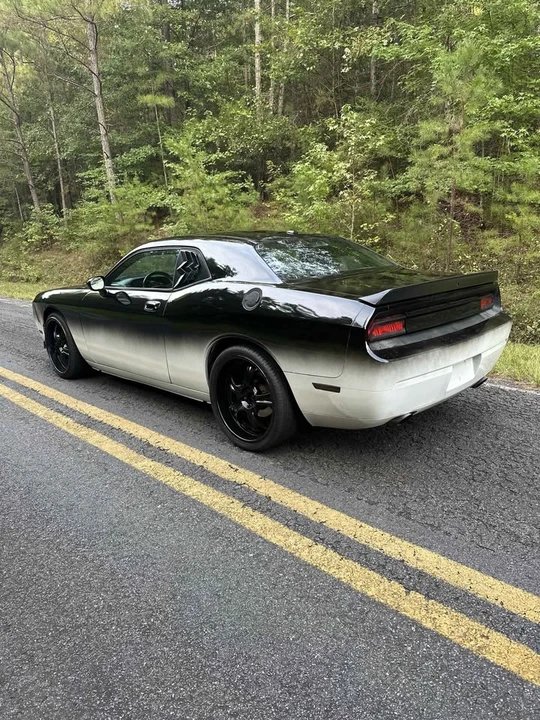 2010 Dodge Challenger 3rd Gen - Image 6 of 12