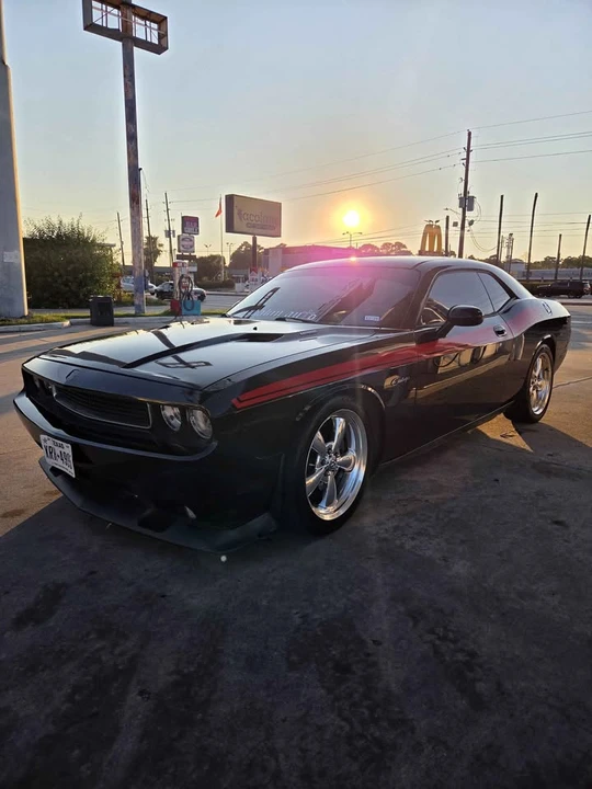 2010 Dodge Challenger 3rd Gen - Image 4 of 15