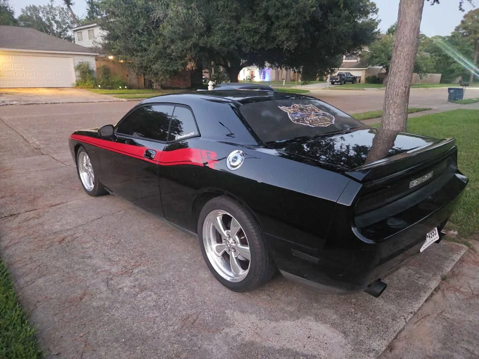 2010 Dodge Challenger 3rd Gen - Image 11 of 15