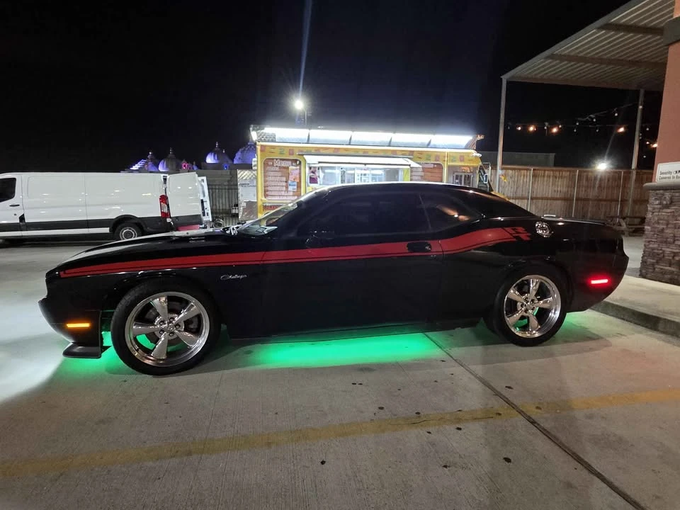 2010 Dodge Challenger 3rd Gen - Image 14 of 15