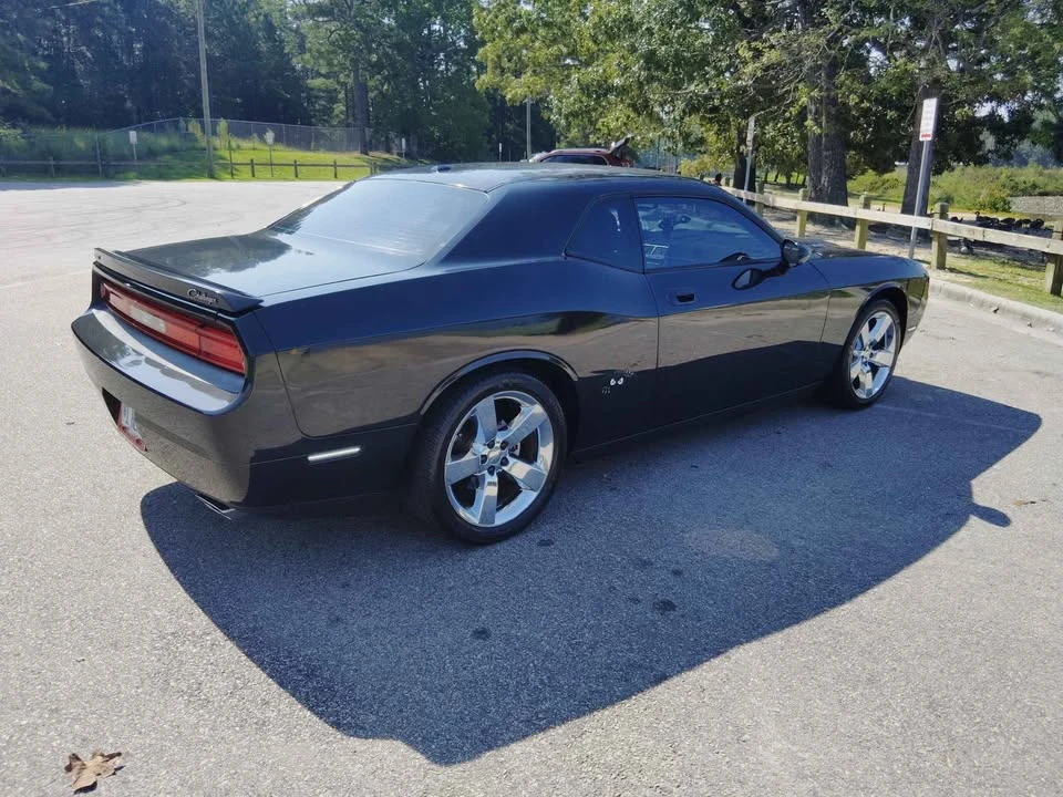 2010 Dodge Challenger 3rd Gen - Image 2 of 8