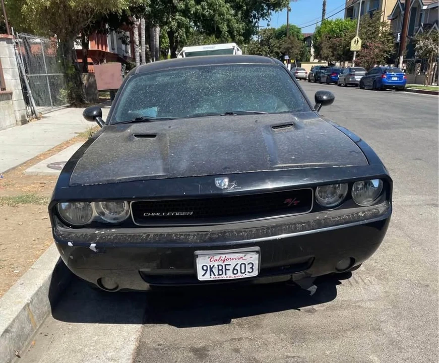 2010 Dodge Challenger 3rd Gen - Image 2 of 6