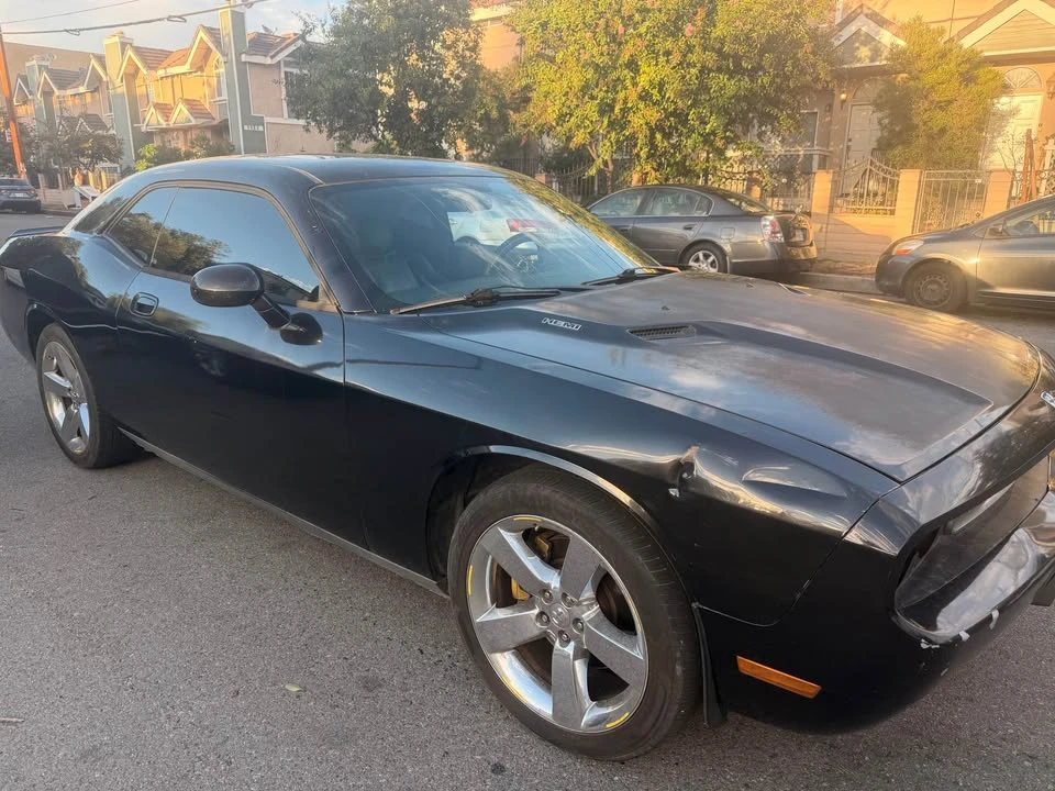 2010 Dodge Challenger 3rd Gen - Image 6 of 6