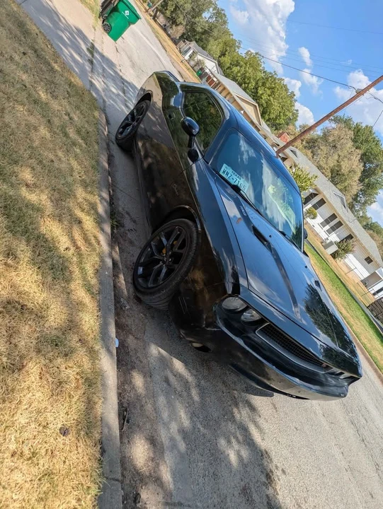 2010 Dodge Challenger 3rd Gen - Image 2 of 4
