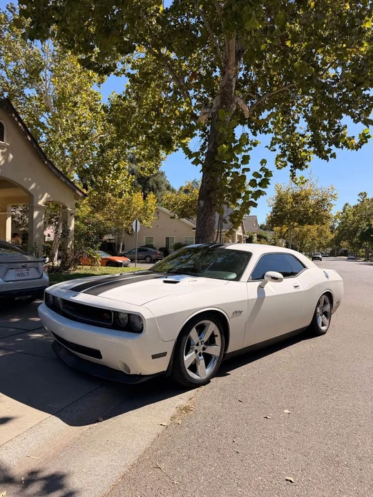 2010 Dodge Challenger 3rd Gen - Image 4 of 7