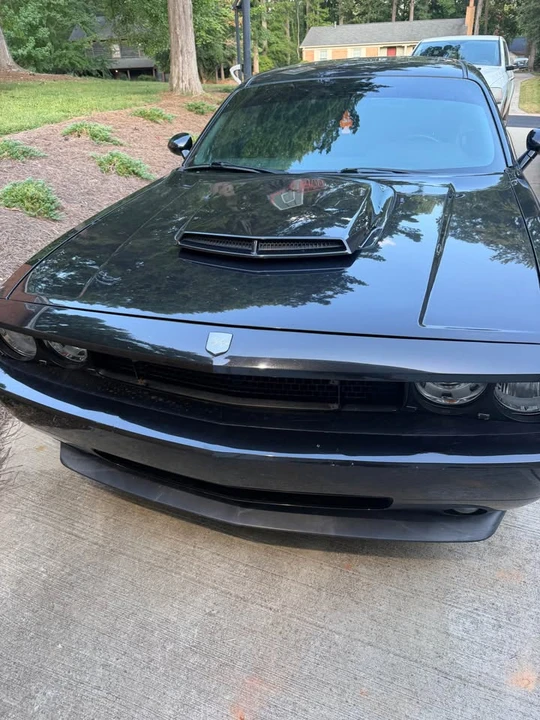 2010 Dodge Challenger 3rd Gen - Image 2 of 10