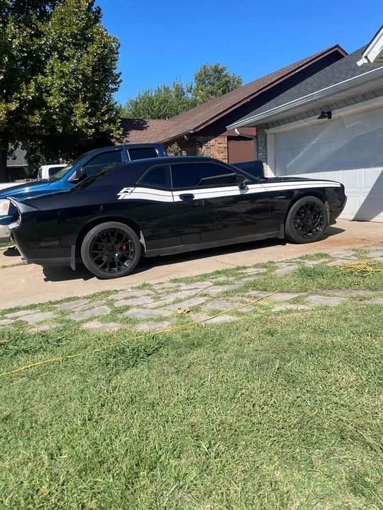 2010 Dodge Challenger 3rd Gen - Image 2 of 6