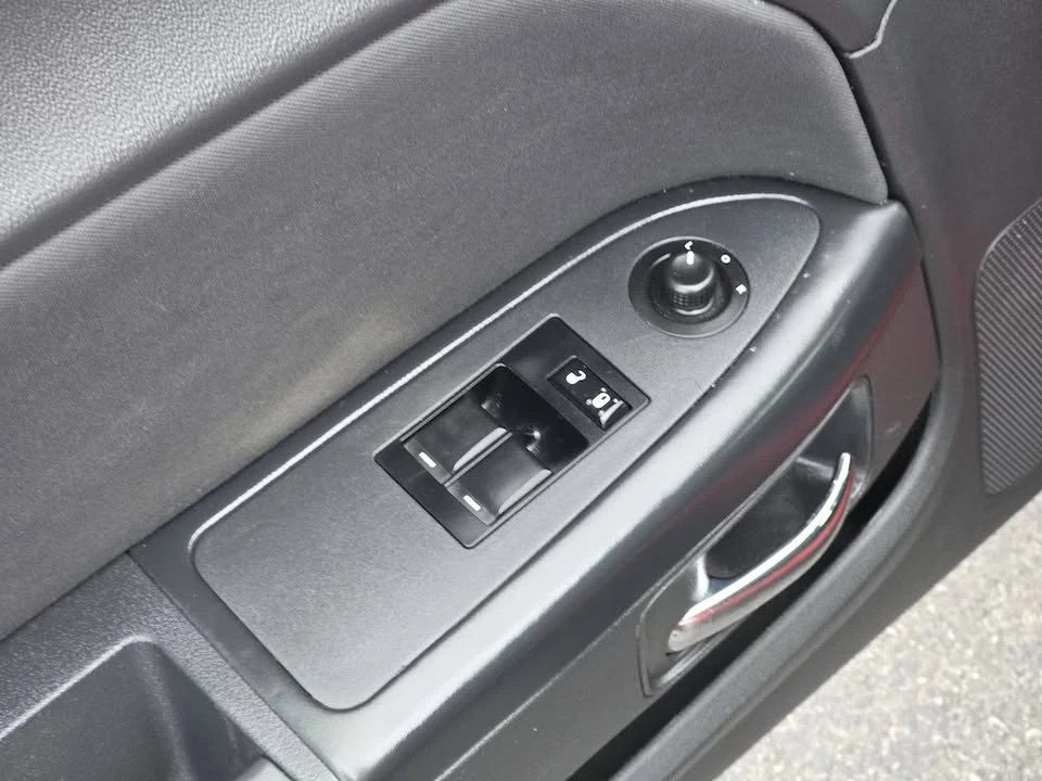 2010 Dodge Challenger 3rd Gen - Image 14 of 16
